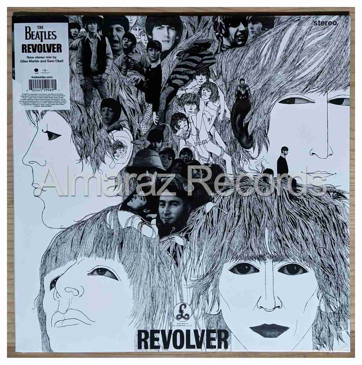 4559969.jpg BEATLES - Revolver Vinyl Record - Image 1
