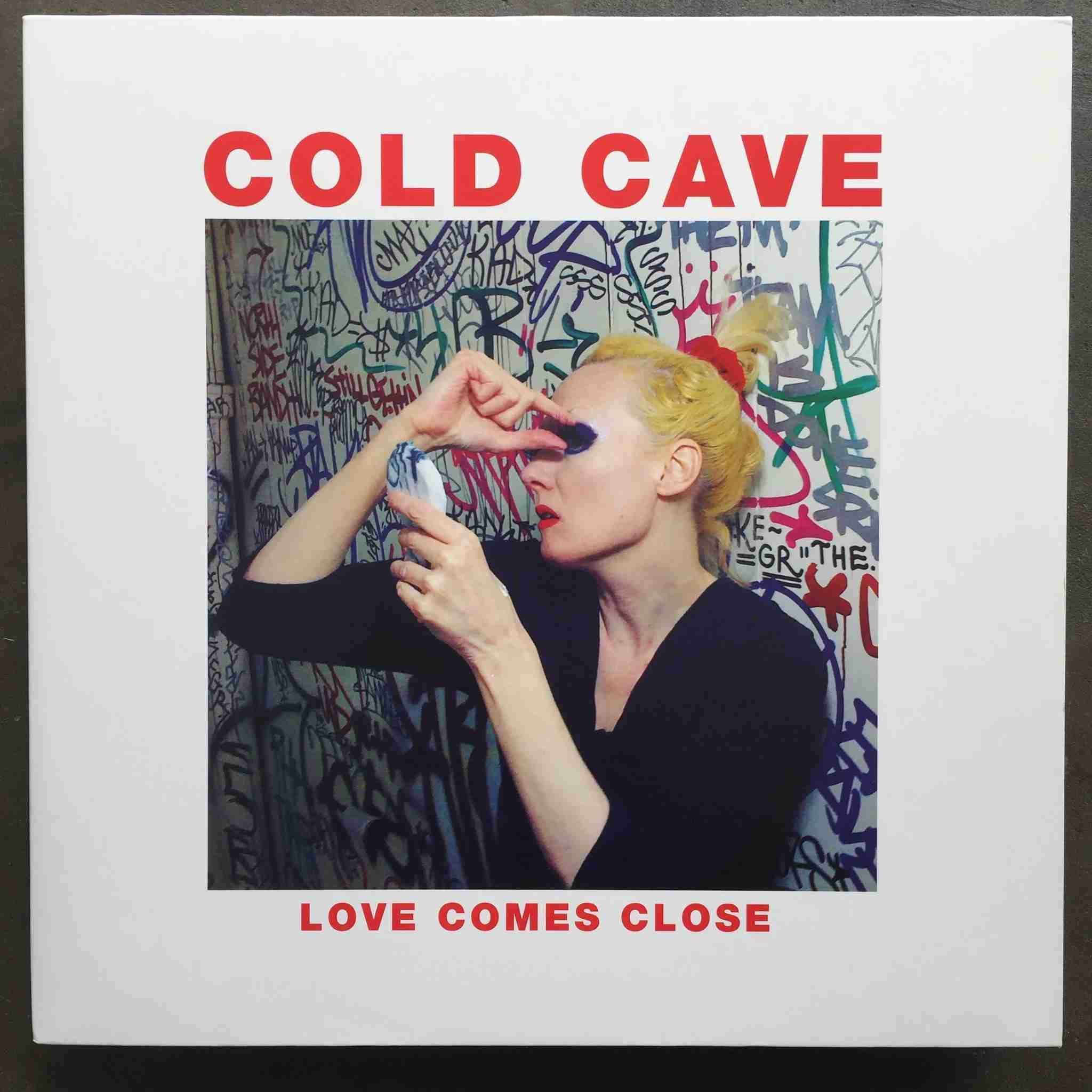 HRTWRM102.jpg COLD CAVE - LOVE COMES CLOSE (RUBY RED GLITTER VINYL) Vinyl Record - Image 1