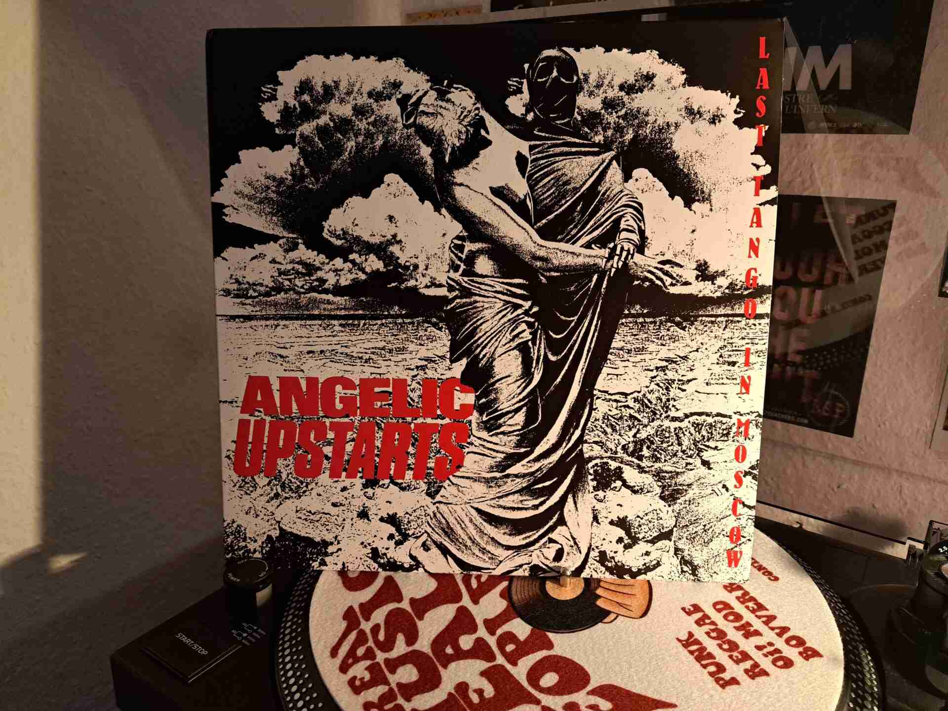 MBC188.jpg ANGELIC UPSTARTS - Last Tango In Moscow Vinyl Record - Image 1