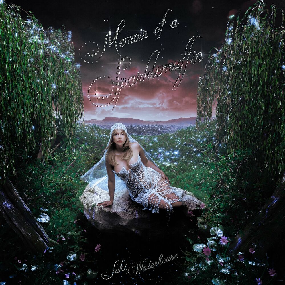 SP1580X.jpg SUKI WATERHOUSE - MEMOIR OF A SPARKLEMUFFIN - Image 1