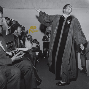 NUM077LP.jpg PASTOR T.L. BARRETT & THE YOUTH FOR CHRIST CHOIR - I SHALL WEAR A CROWN - Image 1